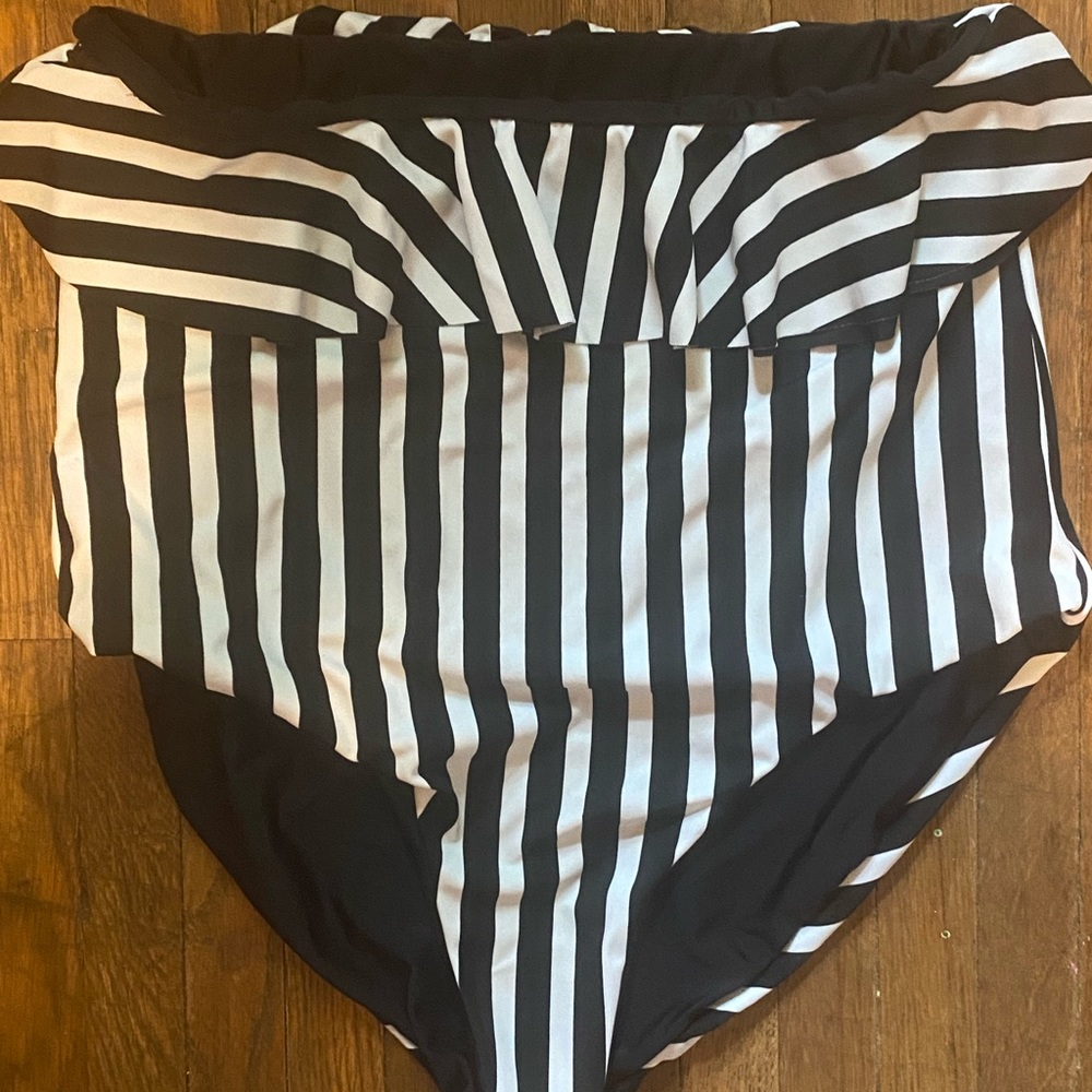 COral Reef Swim bottom